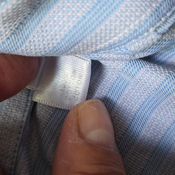 Armani Collezioni Mens Dress Shirt size 44 17 1/2 - Picture 9 of 9